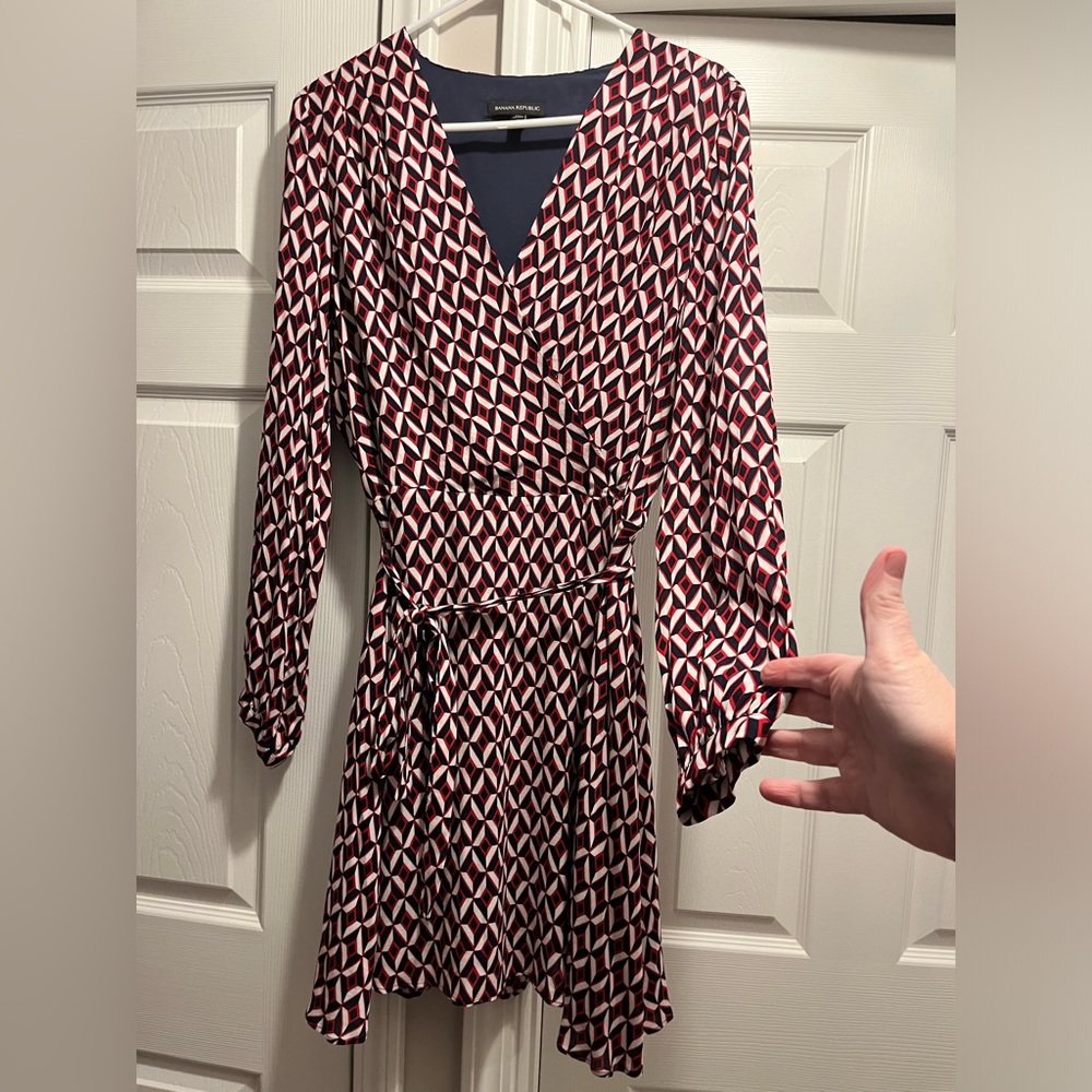 Banana Republic 12T navy and red geometric patterned lined belted dress